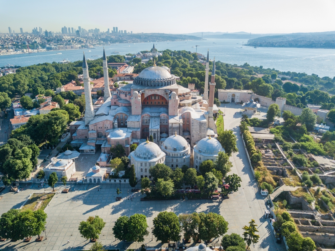 Stopover flight Istanbul City Tour from Airports (All Museums Included)
