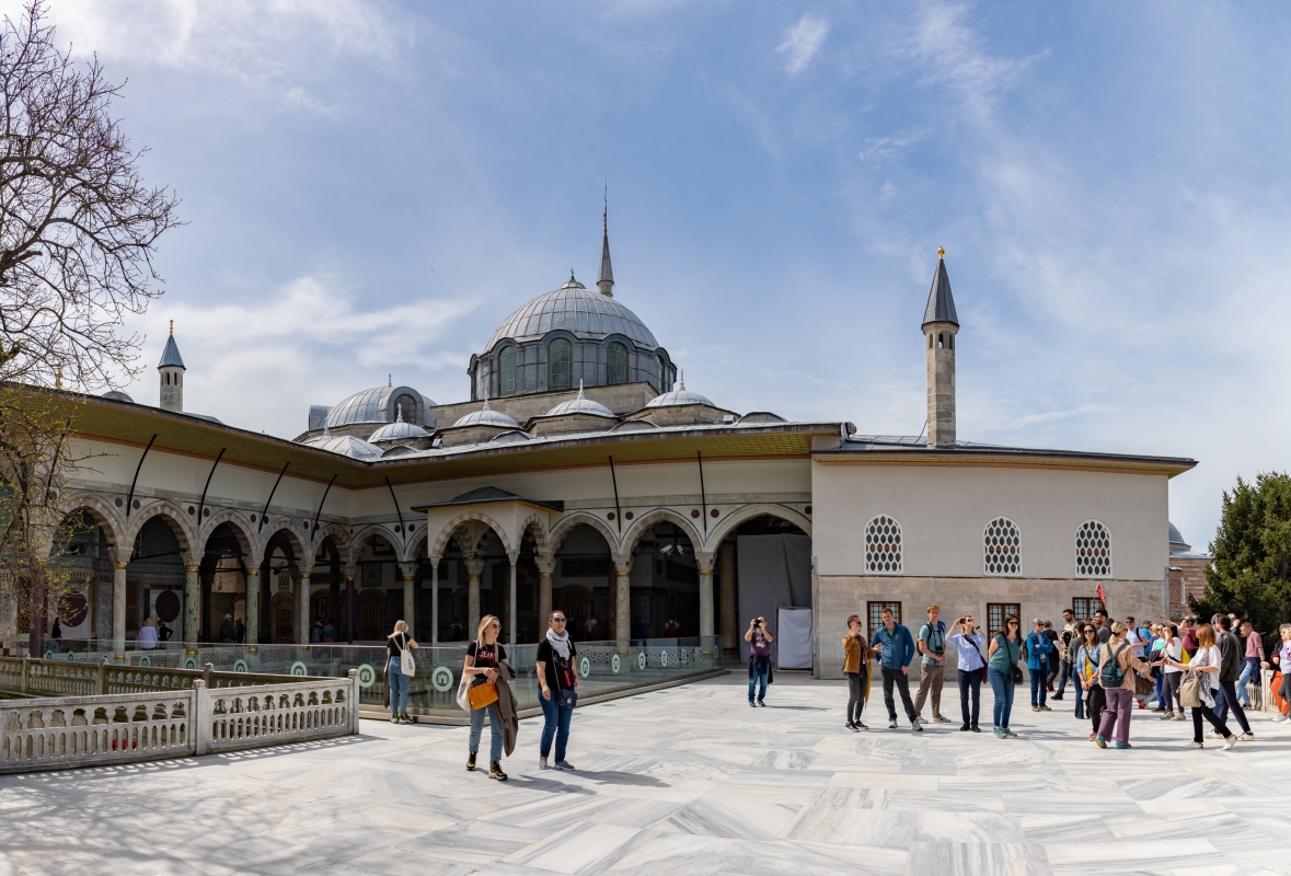 Stopover flight Istanbul City Tour from Airports (All Museums Included)