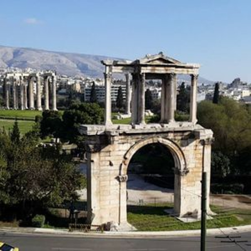 STROLLING THROUGH HISTORY IN ATHENS