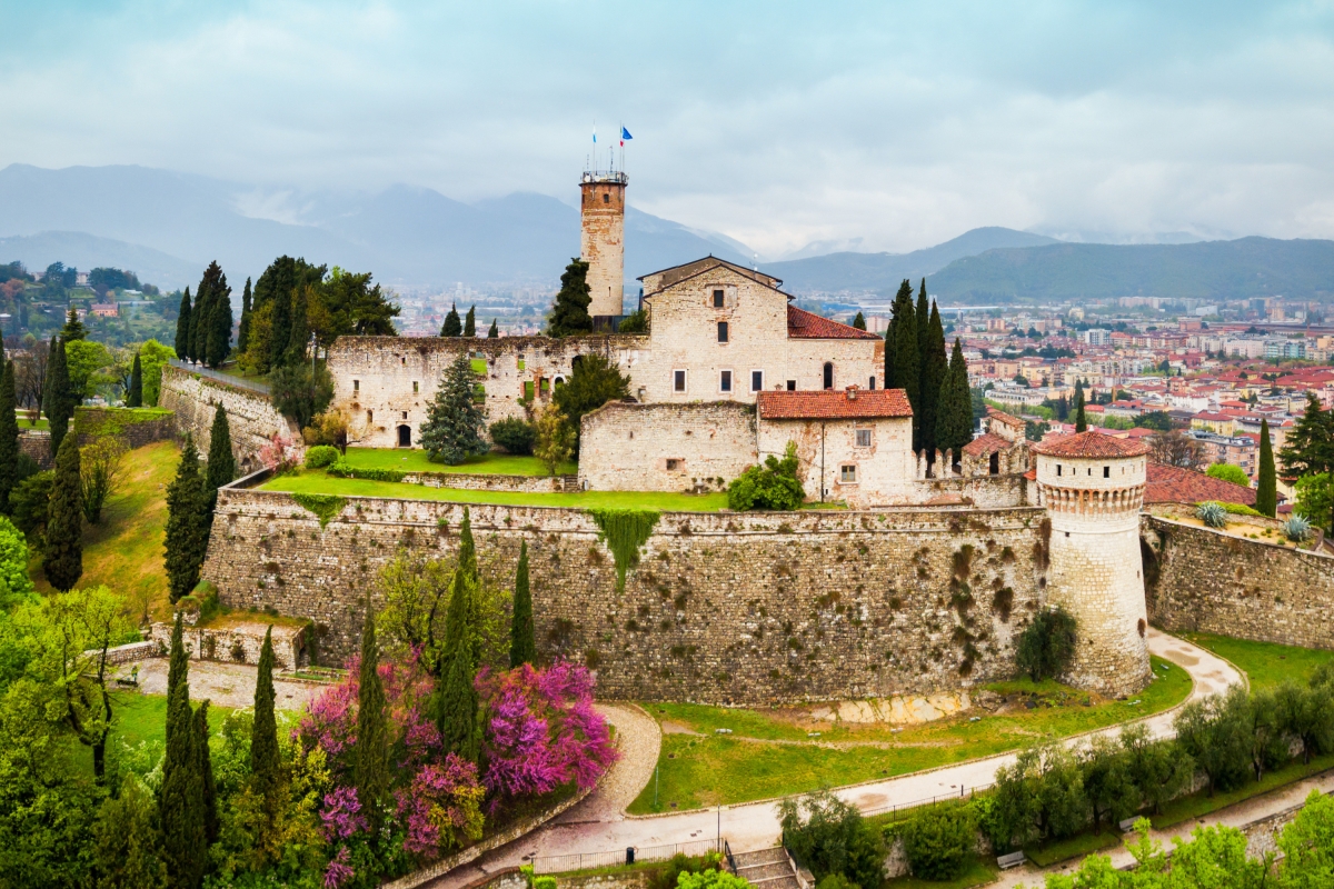 Brescia and Franciacorta Outlet Full Day Tour