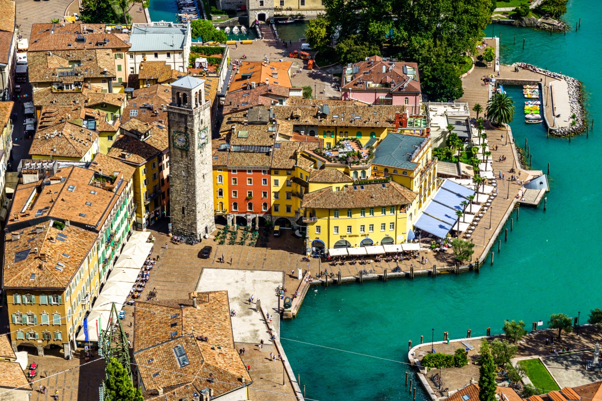 Full Day Visit of Verona and Lake Garda Tour from Milan
