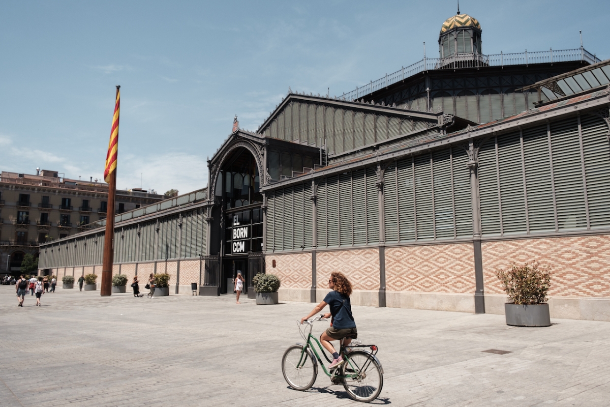Barcelona City Bike Tour | Highlights & Hidden Gems