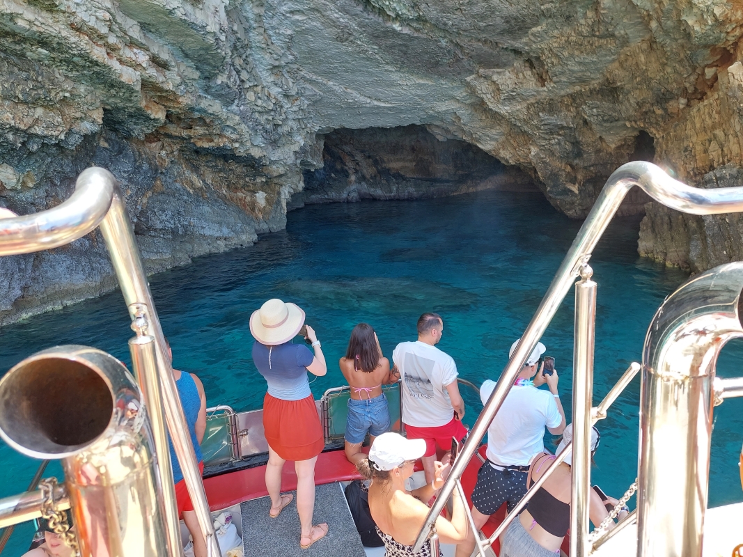 TURTLE SPOTTING, TURTLE ISLAND, KERI CAVES. Zakynthos Island