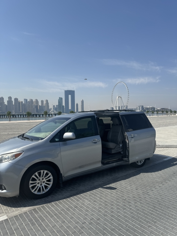Exclusive Dubai Airport Private Arrival and Departure Transfers in Dubai City
