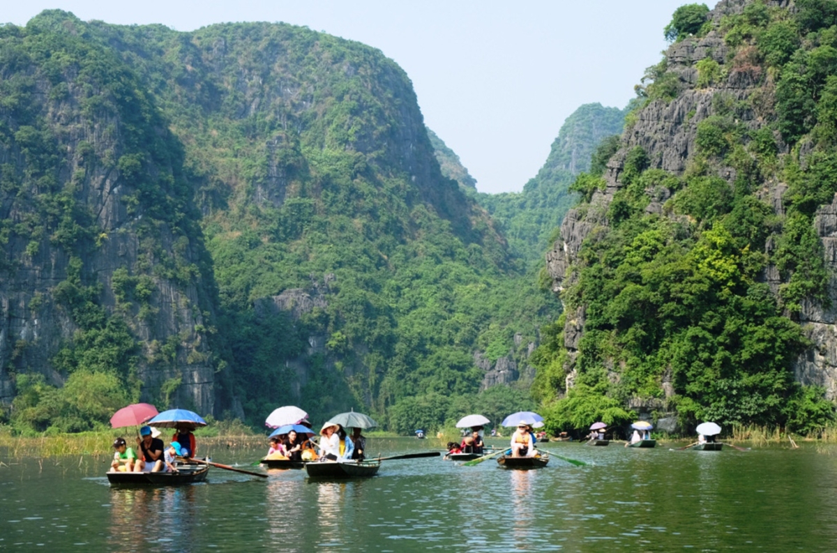 2D1N Deluxe Tour | Explore Hoa Lu - Tam Coc - Mua Cave - Thung Nham - Bich Dong | Include Lunch and Transportation departure from Hanoi | Ninh Binh