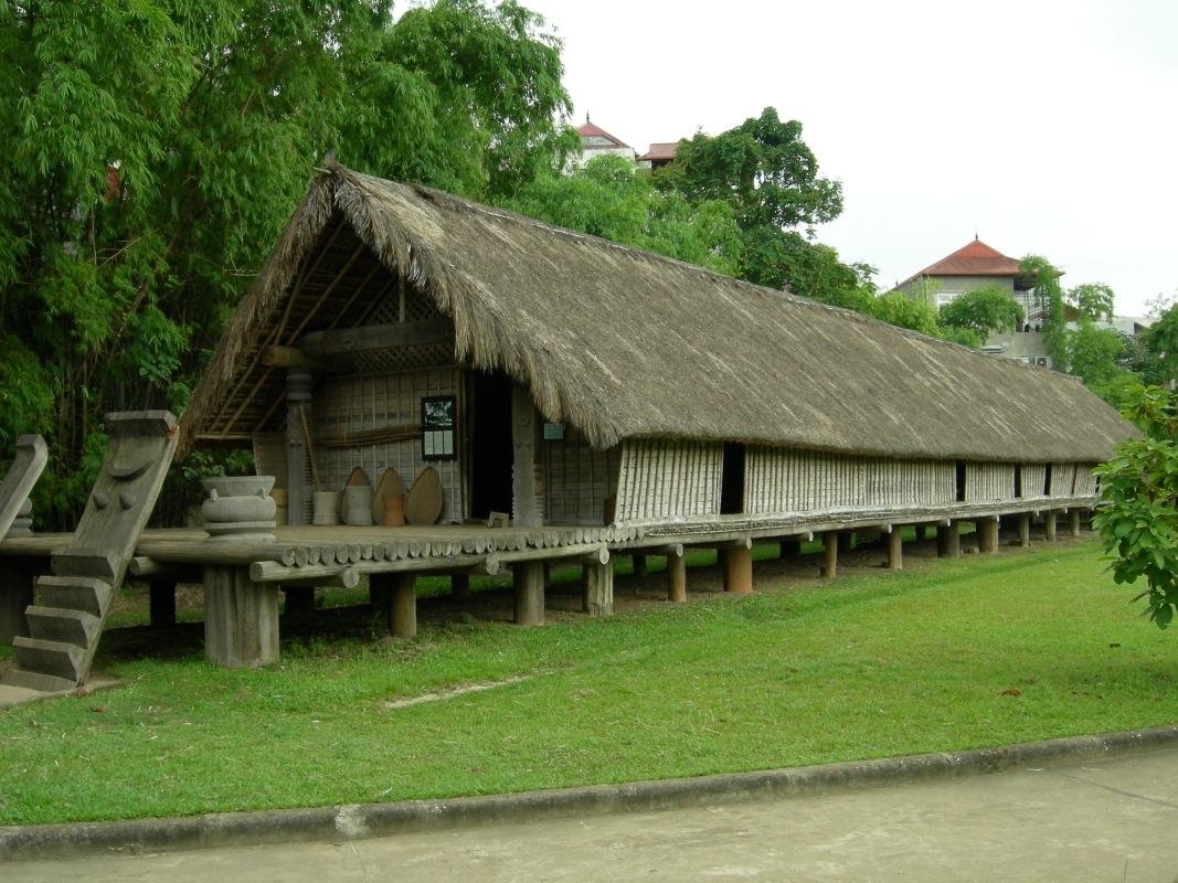 FULL DAY EXPLORING HANOI GROUP TOUR