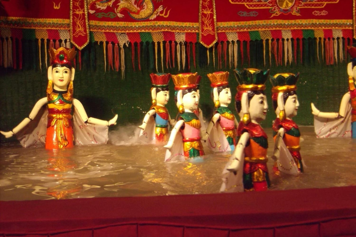 HANOI EVENING TOUR WITH CYCLO & WATER PUPPET SHOW