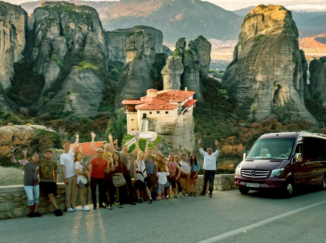 Meteora DayTrip from Athens with Local Guide