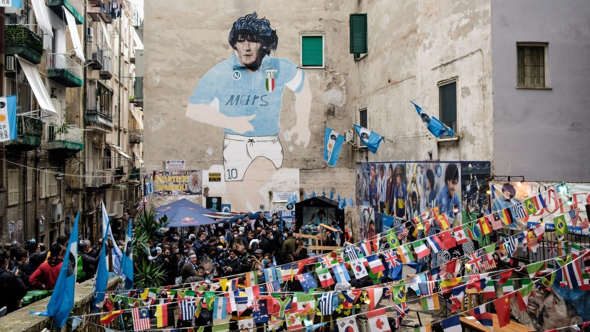 Tour Half Day of Naples Il Tour di mezza giornata. Il prezzo imposto e per 8 ore