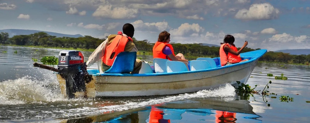 6-Day Ultimate Kenya Safari: Discover Lake Nakuru, Bogoria, Naivasha & Masai Mara