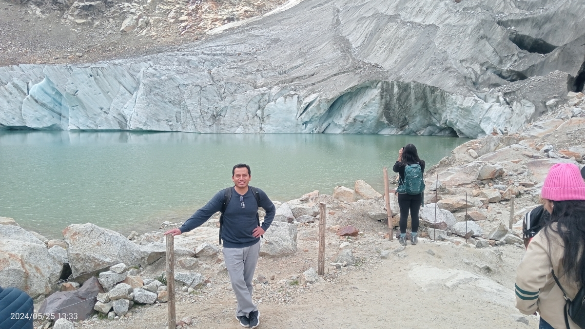 Rocotuyoc Glacier Lake full day tour - Huascaran National Park