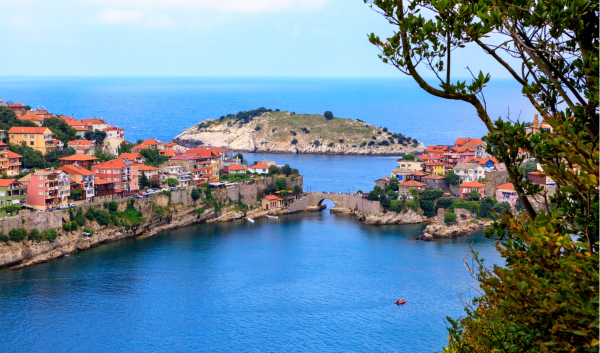 7-Day Istanbul, Golcuk Lake, Abant, Amasra, Bartın, Safranbolu, Karabük, Bolu & Mudurnu Tour