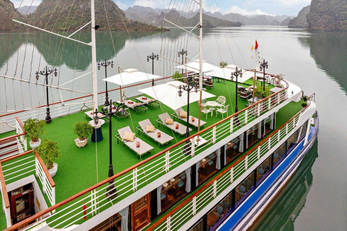 Ha Long Bay full day tour with 5* Cruise from Hanoi