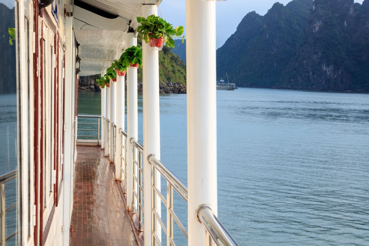 Ha Long 2 days 1 night with Cruise 3* from Hanoi