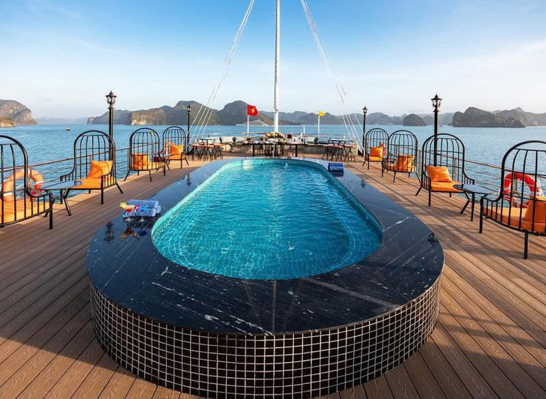 La Casta Daily Cruise – 7.5-Hour Halong Bay Discovery from Tuan Chau by Sanna Tour