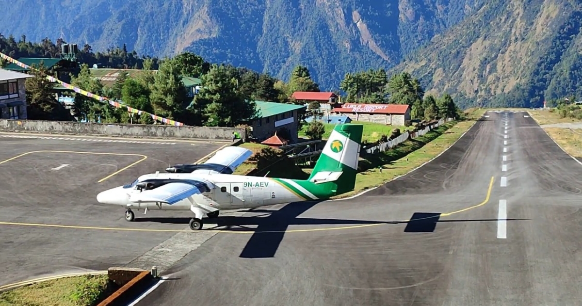 Mount Everest Flight Tour