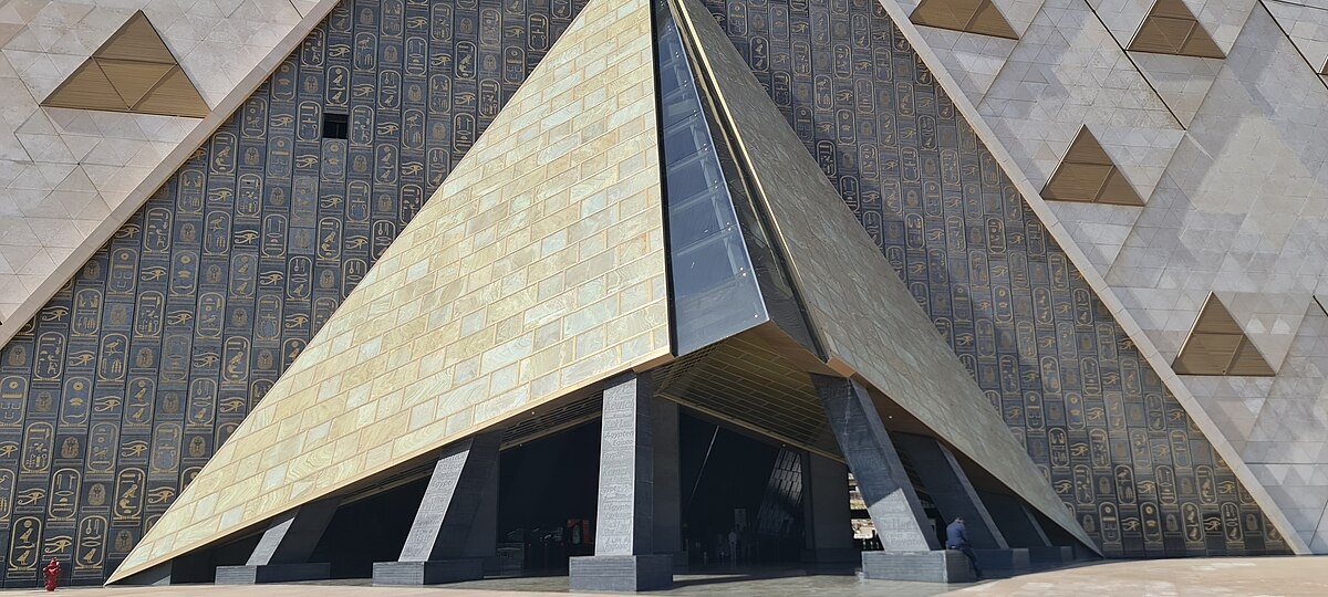 Full-day tour (Grand Egyptian Museum – The Great Pyramids)