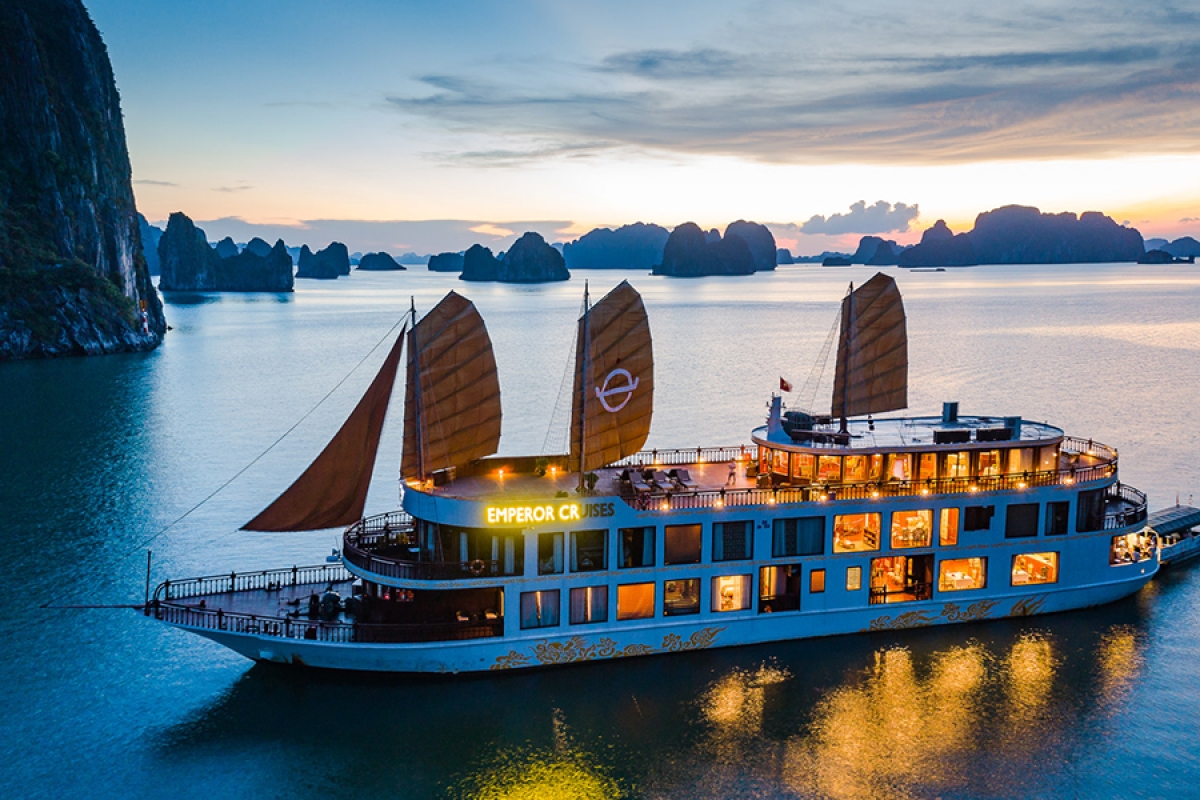 ITA Travel - Vietnam 9D/8N :  EMPEROR CRUISE … WHERE ROYAL GLAMOUR & HERITAGE COMBINE