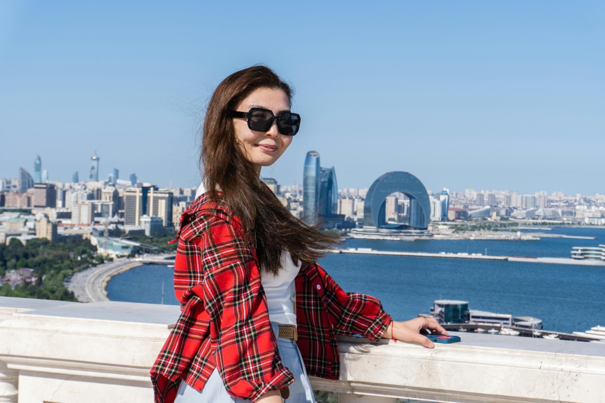 4-Day Azerbaijan Highlights Tour: Baku, Gobustan & Absheron