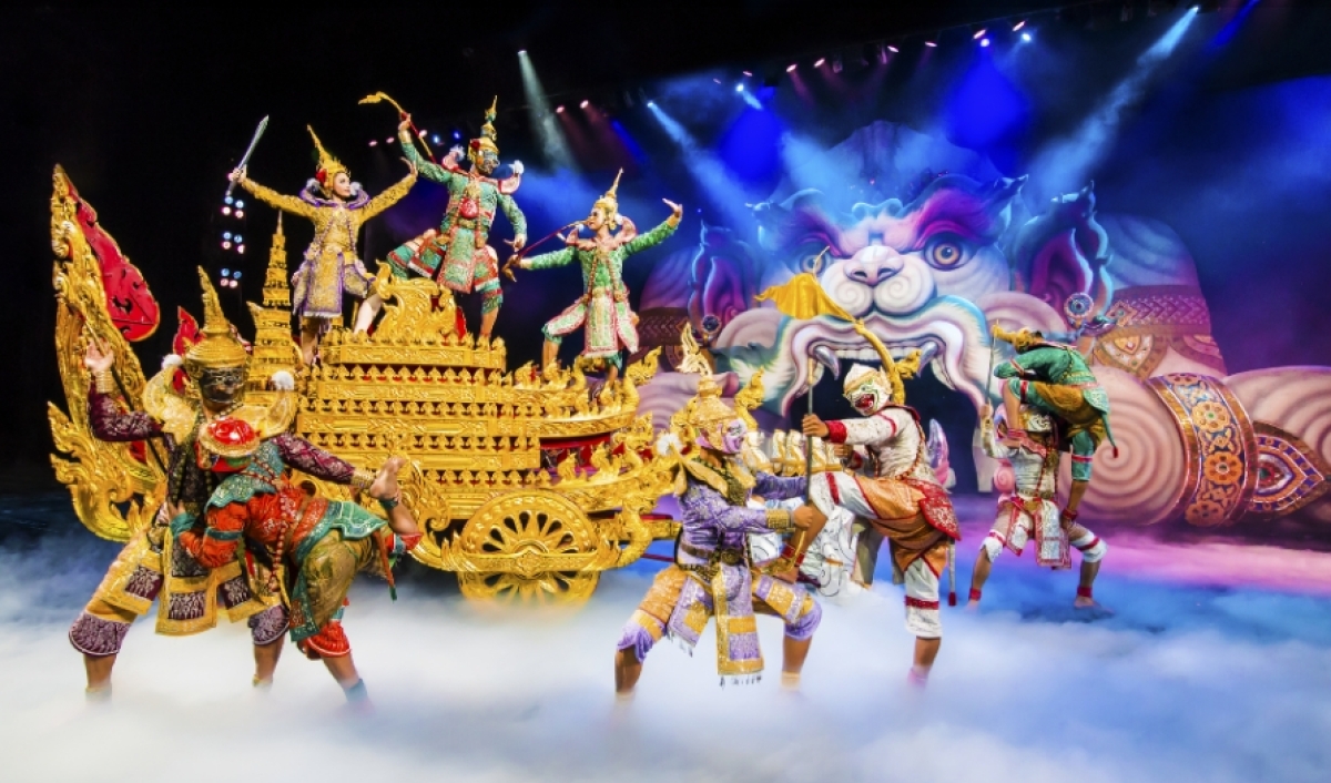 Phuket Fantasea show with Dinner