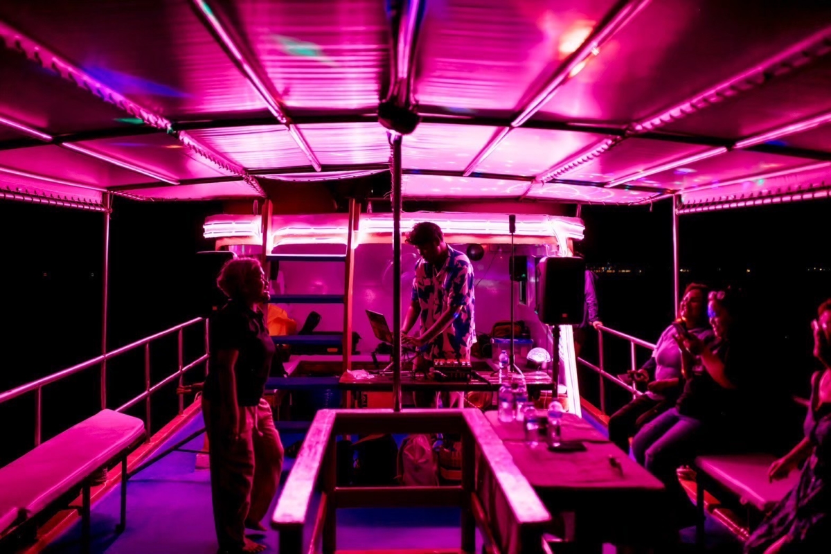 8 Islands Sunset By Premium Big Boat  (Snorkeling-Drinking-Sunset-Bioluminescent Plankton )(from Krabi)