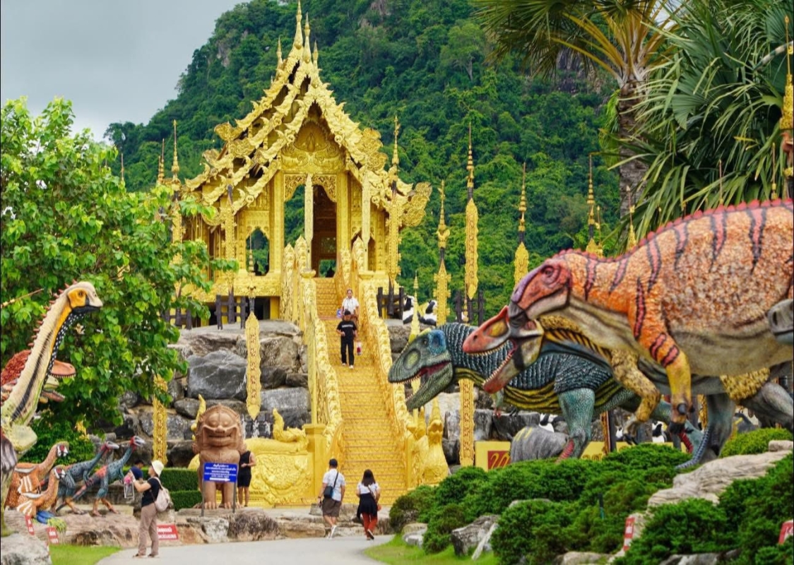 Nong Nooch Tropical Garden Pattaya (Admission fee + Sightseeing bus + Show)