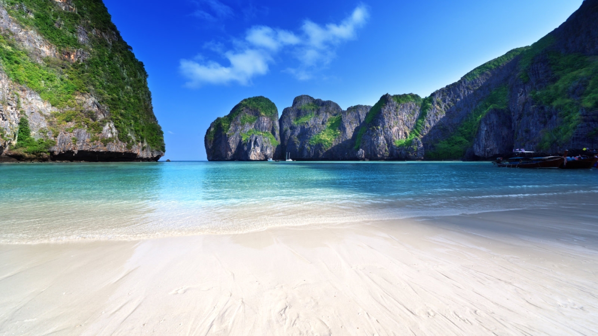 Phuket + Phi Phi Island 3Day Fullboard package 