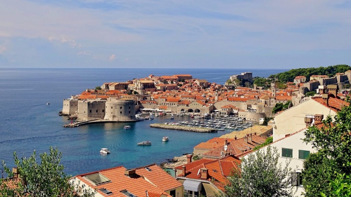 From Split: Dubrovnik Guided Tour with Stop in Ston
