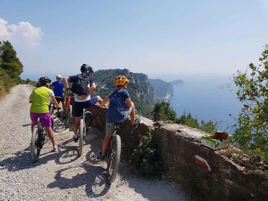 E-Bike tour: From Monterosso to Soviore sanctuary