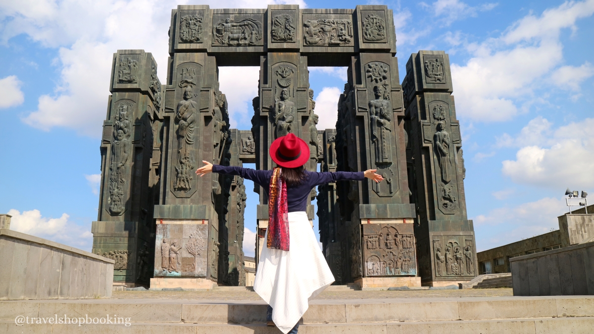 8 Days Georgia Highlights Tour: Tbilisi, Kazbegi & Kakheti Wine Region