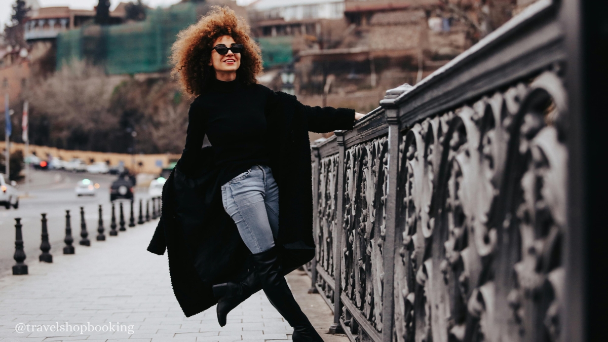 Hidden Architecture of Tbilisi – Art Nouveau & Sololaki Walking Tour (Private)