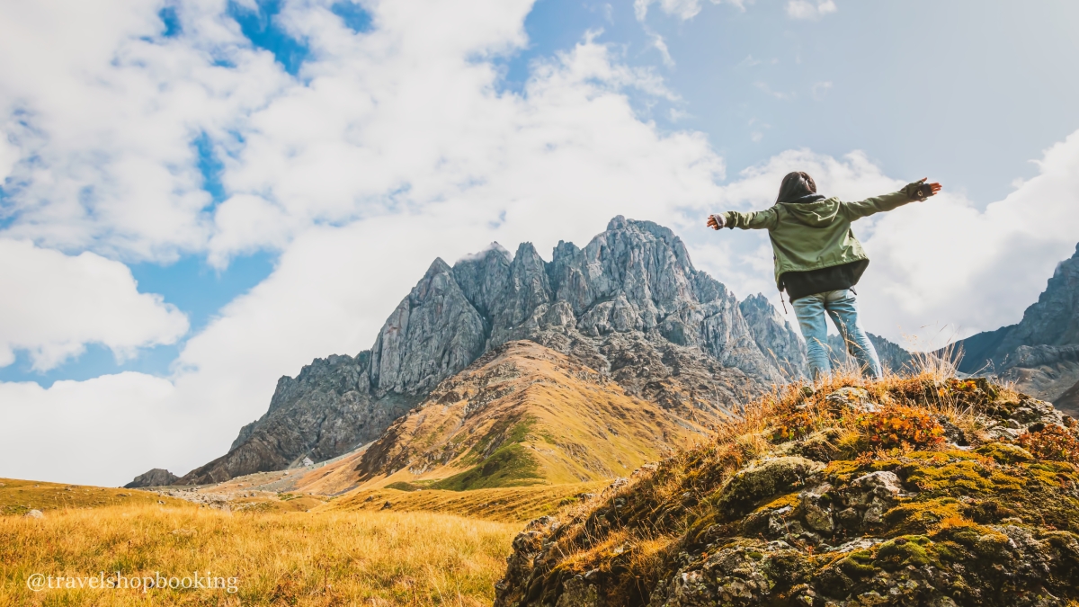 3 Day Kazbegi Trekking Tour – Gergeti Glacier, Truso Valley & Chaukhi Mountains