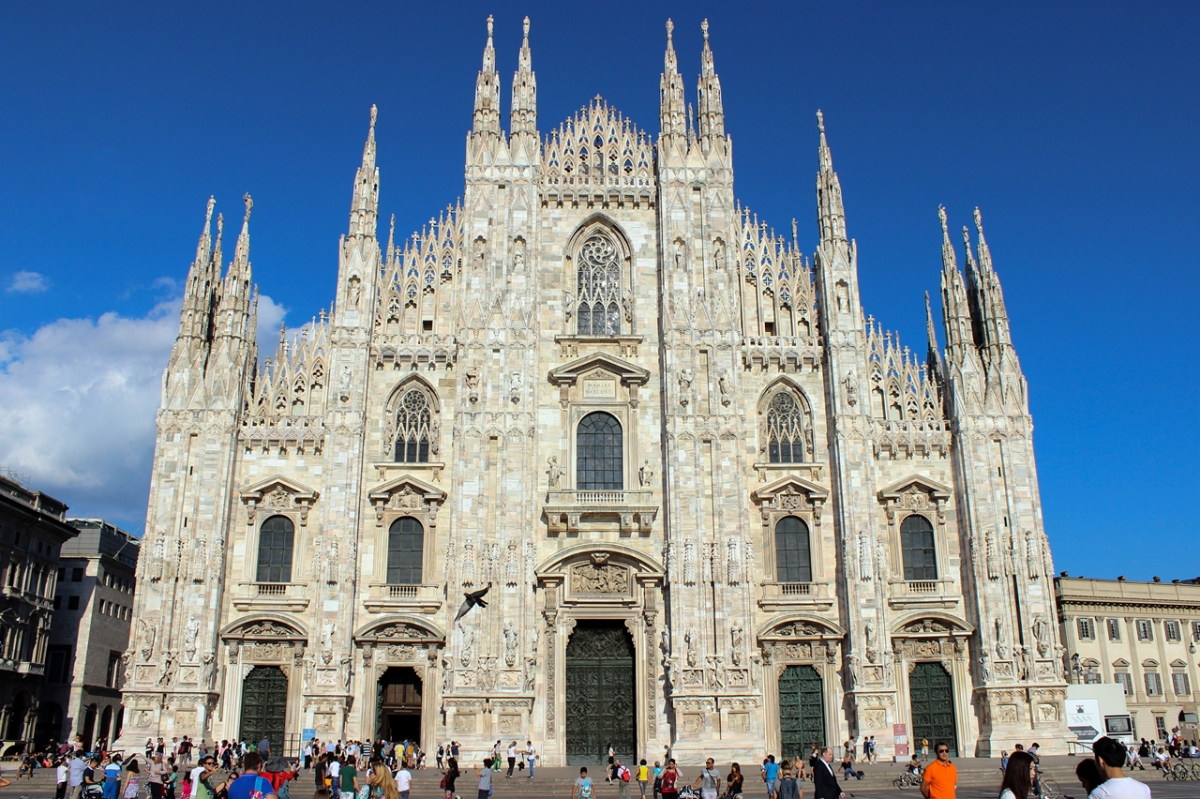 A day in Milan: Round trip train ticket from Venice & Hop On Hop Off Milan