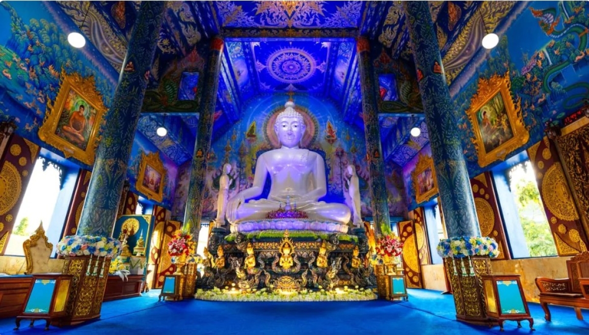 CHIANG MAI-CHIANG RAI: One day White Temple + Bann Dam Museum+Blue Temple