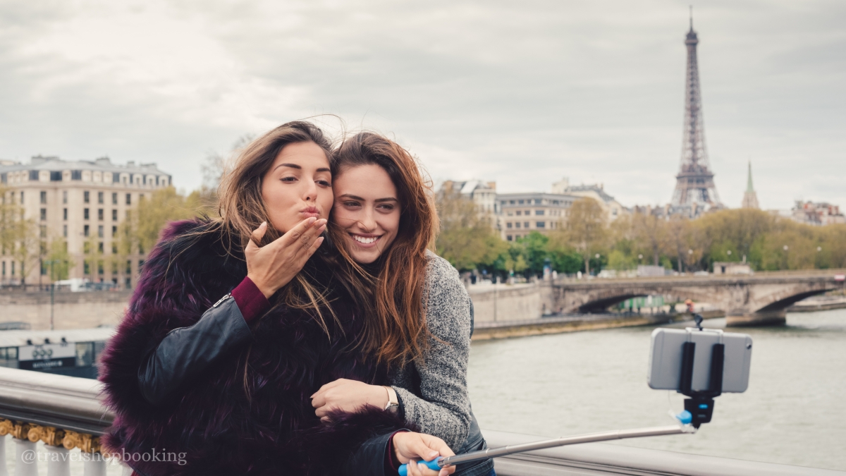 Central Europe & France Grand Tour 11 Day : Wine, Castles & Alpine Beauty (Prague, Vienna, Salzburg, Lucerne & Paris)