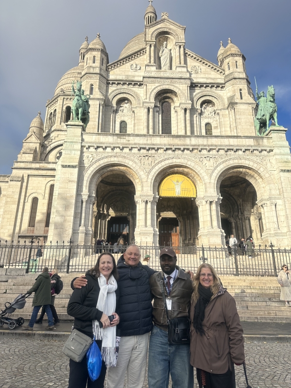 Paris: Montmartre Walking Tour with a Local Guide