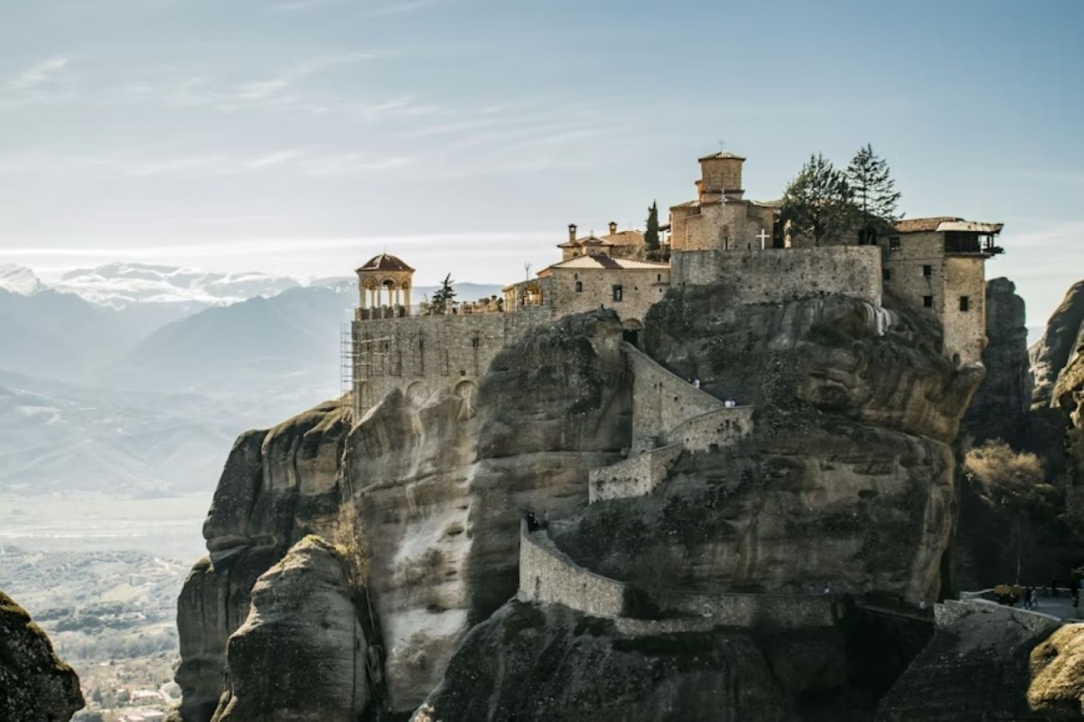 2 Days Delphi & Meteora Tour from Athens