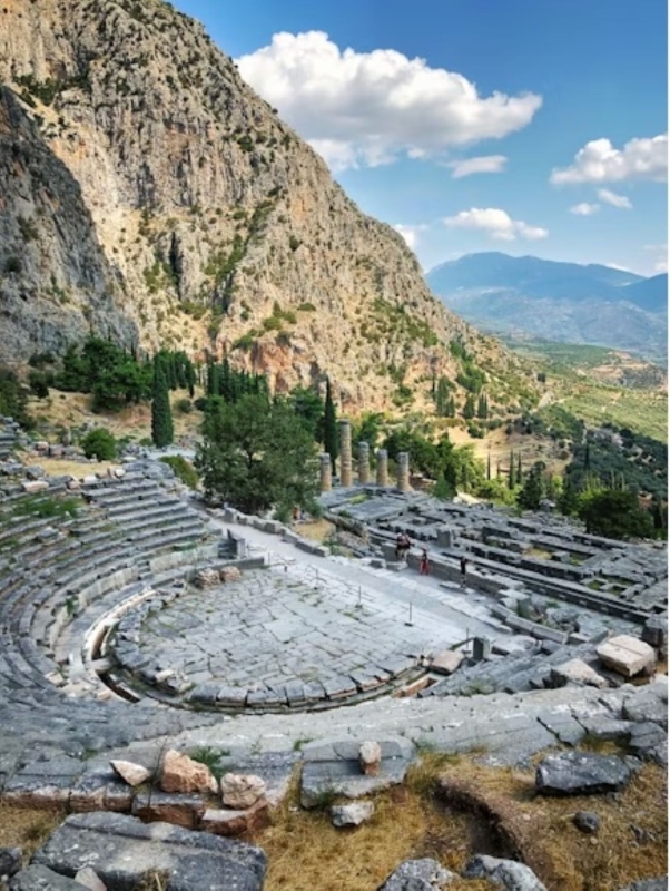 3 days Delphi & Meteora tour from Athens