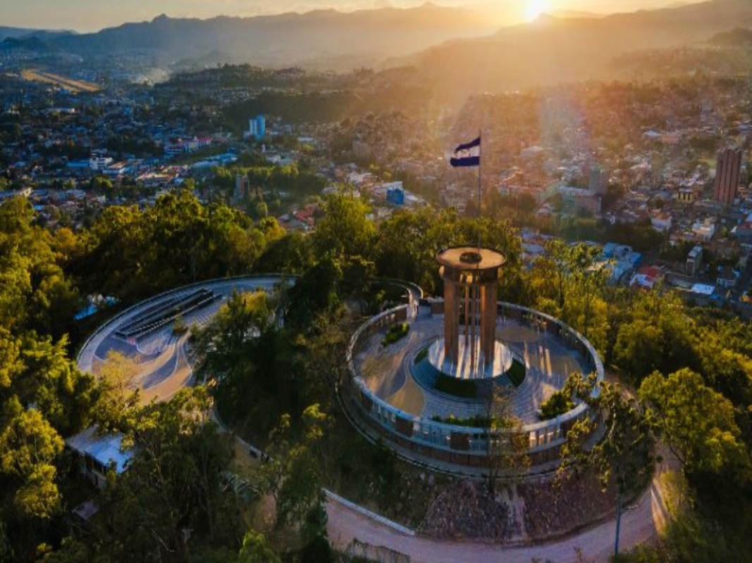 6 days  Natural Caribbean Honduras: Jungle, Garífuna Culture, and Hidden Paradises