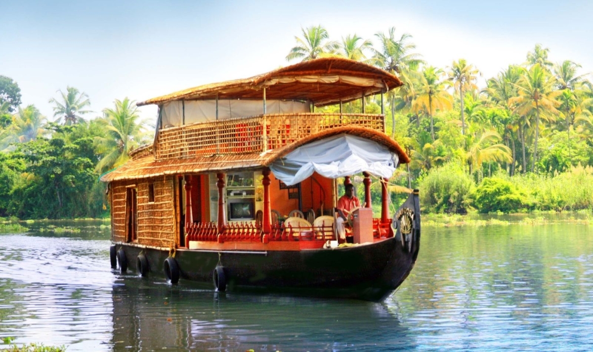 South India Heritage & Backwaters Tour