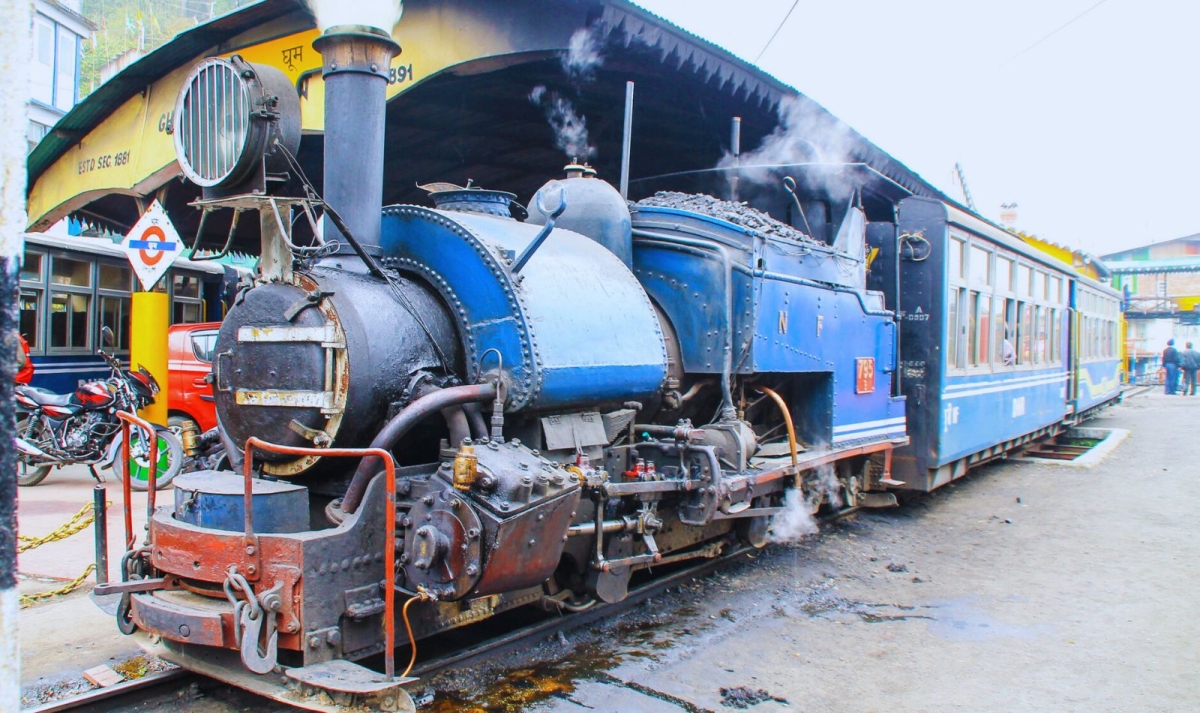 Golden Triangle with Darjeeling Trails By G Experiences