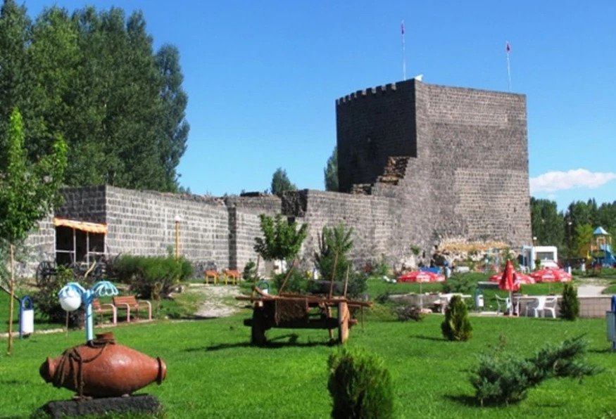 Daily Mus Turkish Bath & Castle Park Tour