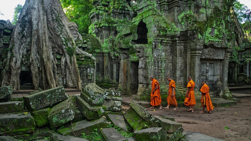 Full Day Small Group Angkor Wat Tour from Siemreap