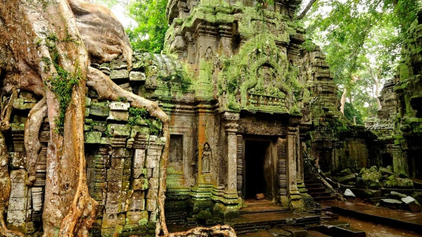 Full Day Small Group Angkor Wat Tour from Siemreap