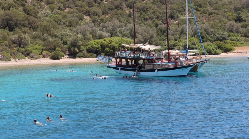 Daily Bodrum Boat Cruise Tour With Lunch