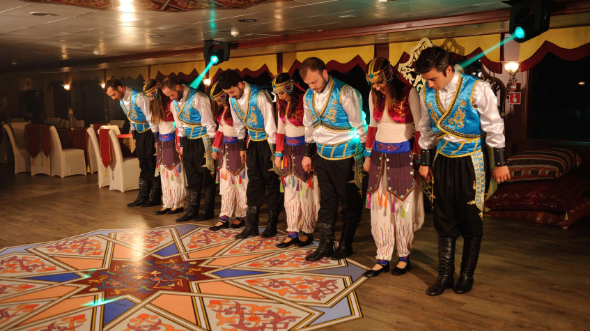 Bosphorus Dinner Cruise With Turkish Shows Unlimited Local Drinks