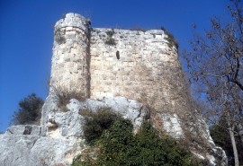 Gozne Castle