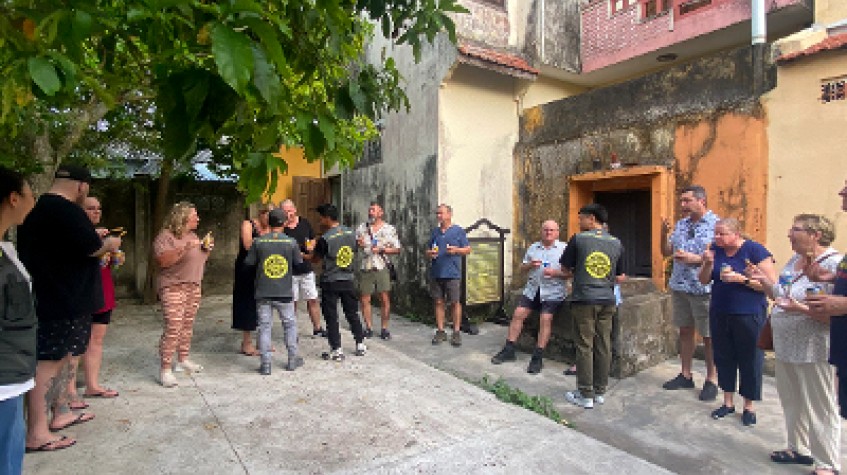 The Evening Food Tour by Vespa & Private Bbq