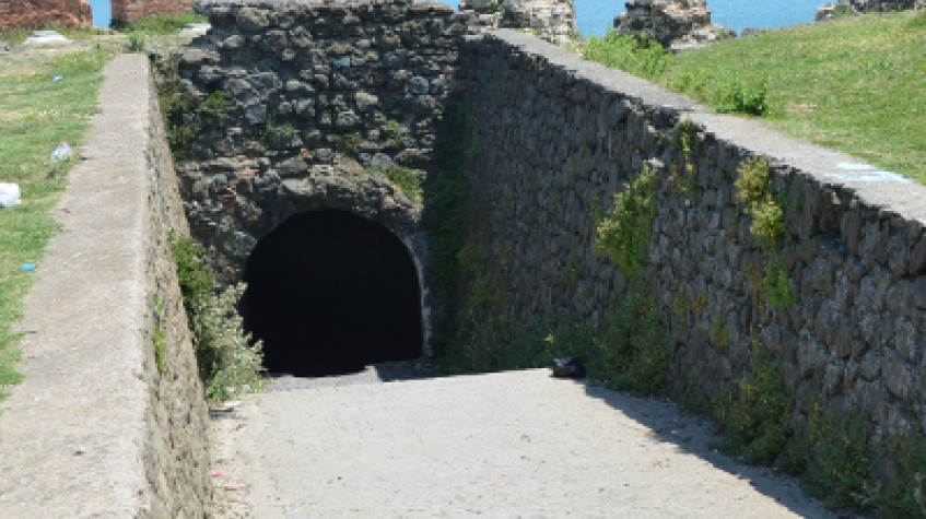 European Side Coast Tour of Garipce Village, Rumeli Fortress and Balat