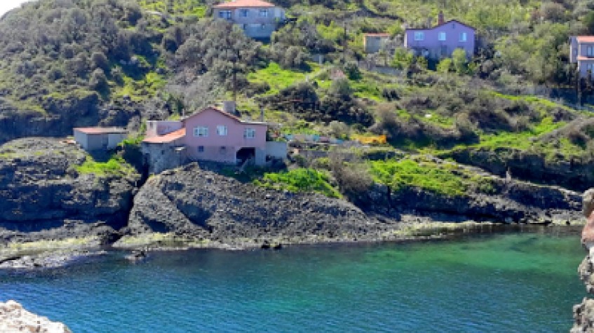 European Side Coast Tour of Garipce Village, Rumeli Fortress and Balat